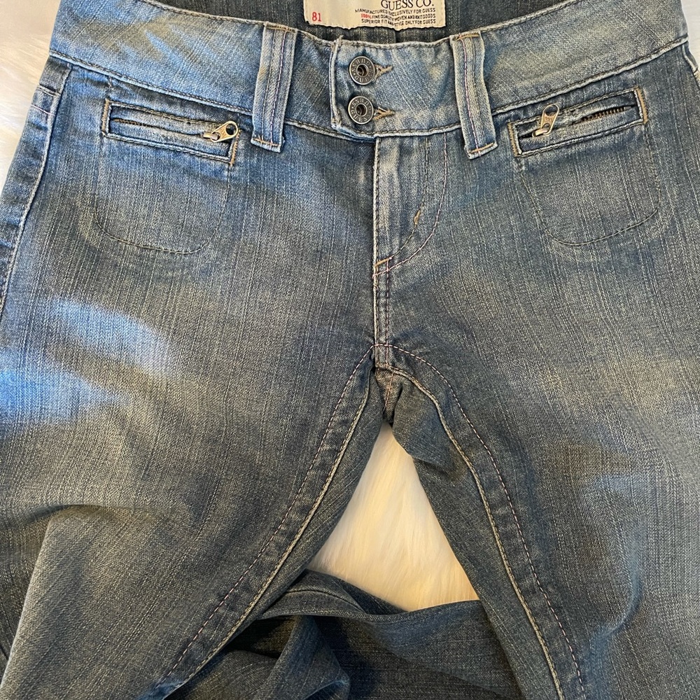 Guess Jeans.